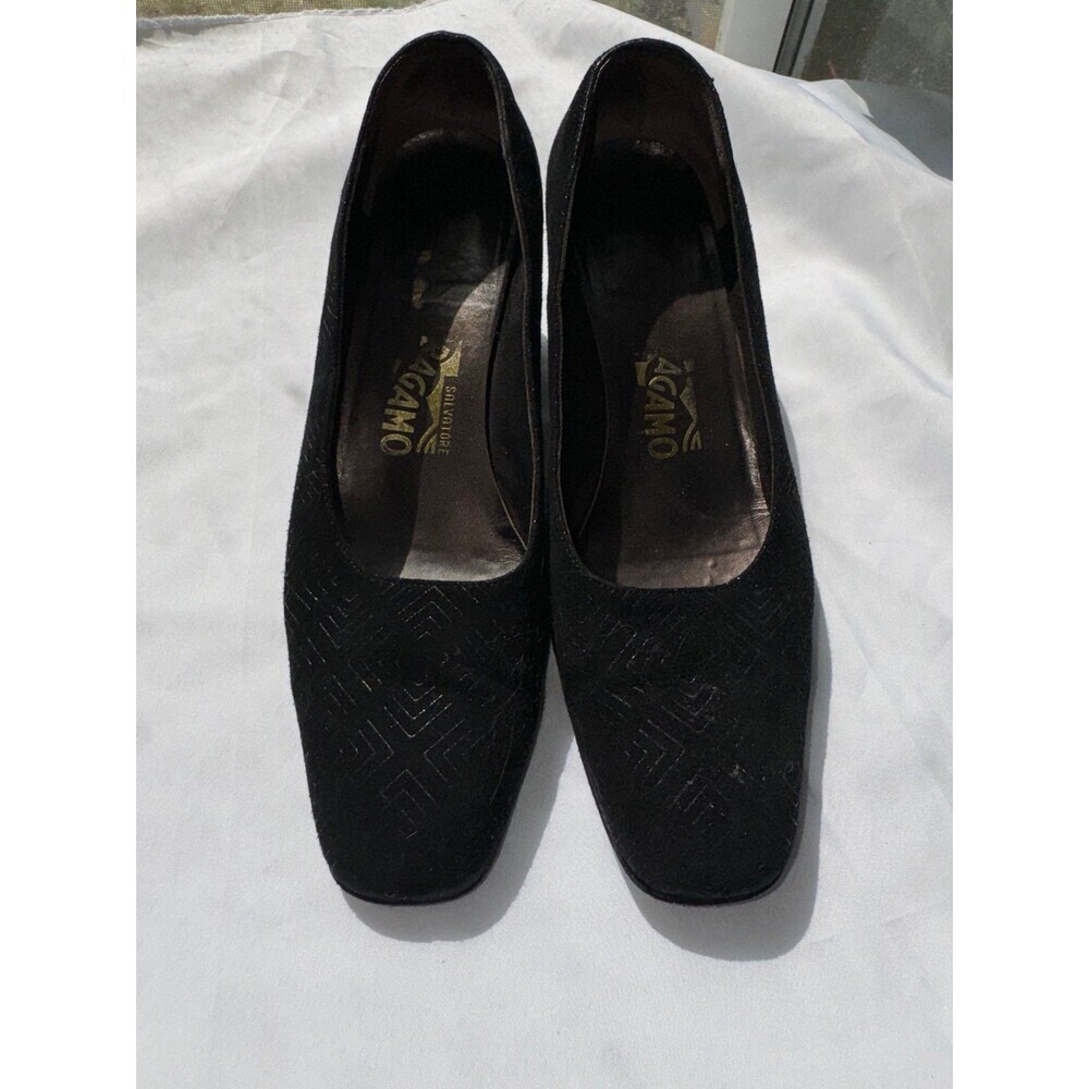 Salvatore Farragamo black‎ textured suede low heeled pumps size 6.5